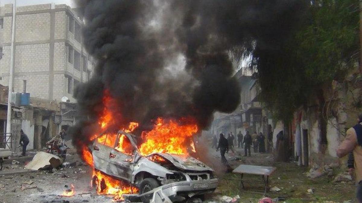 atentat cu masina capcana la atena in fata sediului bancii greciei