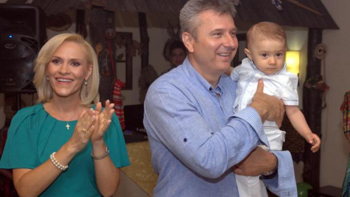 basescu o ameninta pe gabriela firea s ar putea sa nu si mai gaseasca sotul intr o zi acasa daca nu