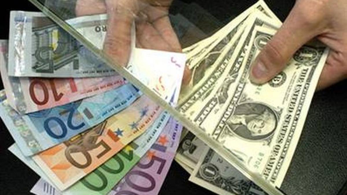 leul scade compartiv cu euro si dolarul vezi cursul bnr