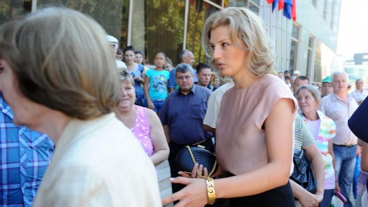 notarul ioanei basescu contractul respecta prevederile legale doar instanta poate anula un titlu de