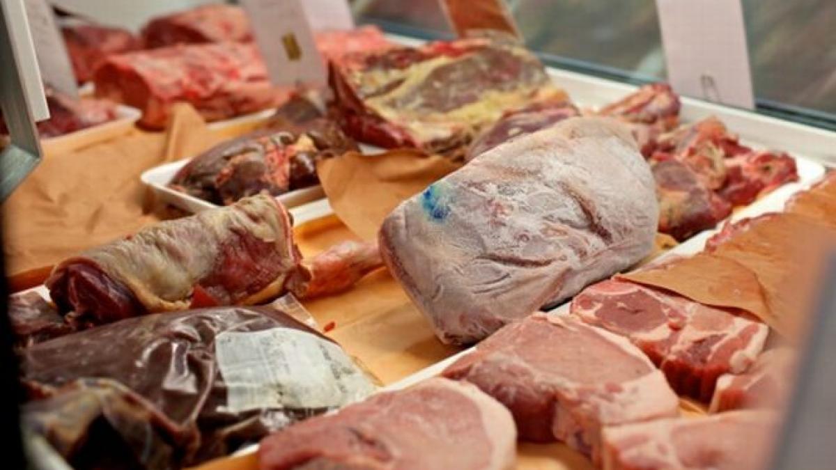 mare atentie la ce cumparati carne stricata oua depozitate necorespunzator si cozonaci etichetati