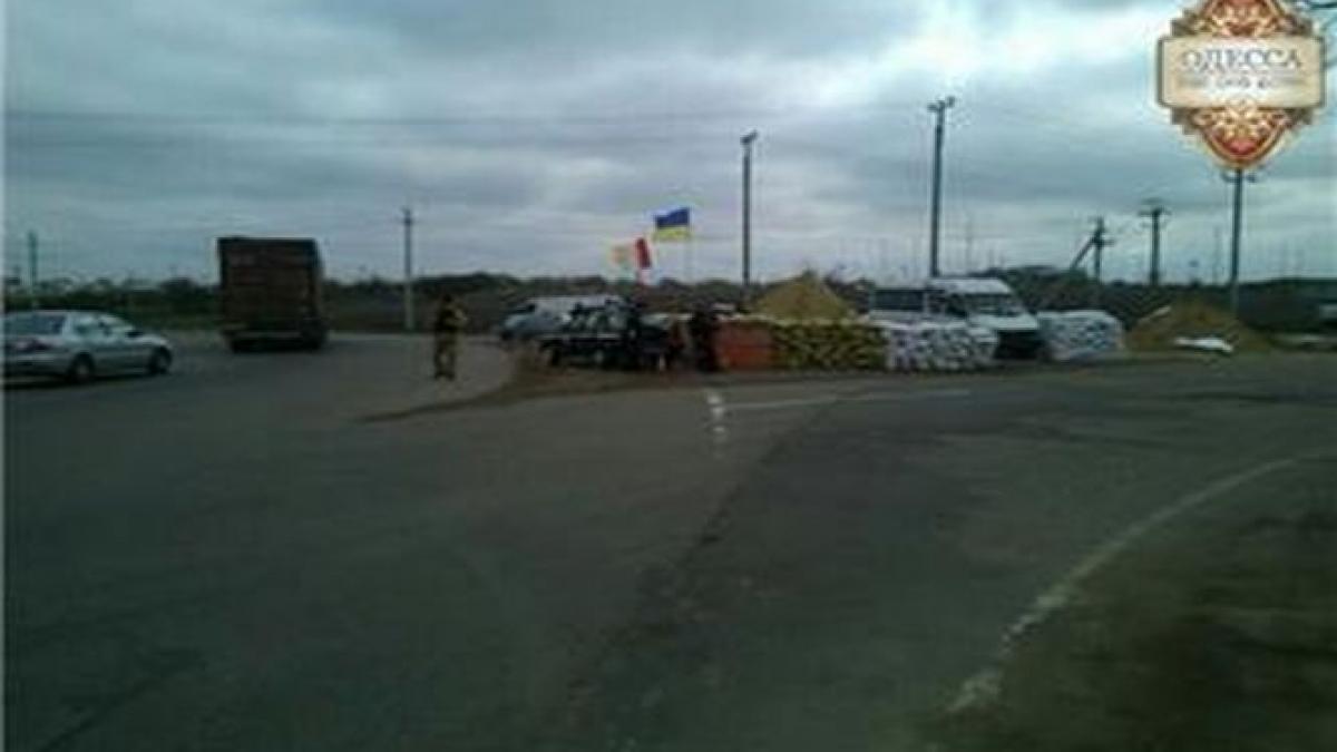 Odesa se autoproclamă republică independentă. Intrările în oraş au fost BARICADATE