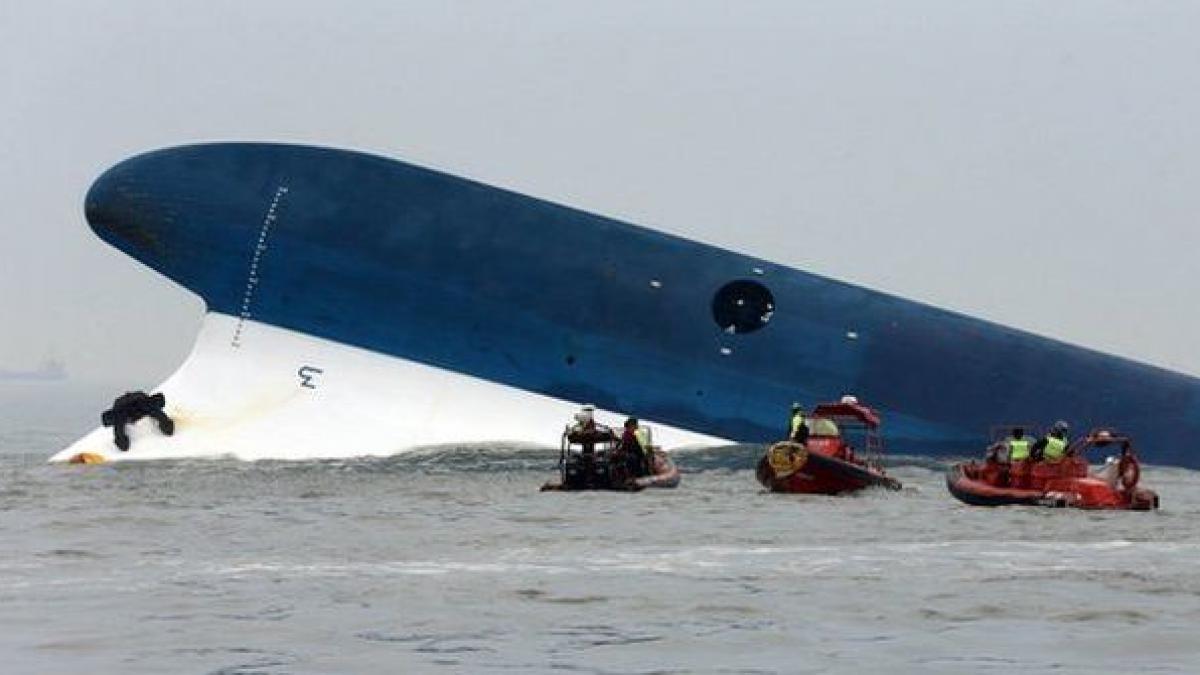 sute dintre pasagerii feribotului naufragiat sunt dati disparuti autoritatile au mintit in privinta