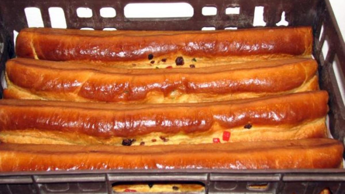 cozonaci tinuti in lazi murdare pe podea nereguli grave la o firma din galati