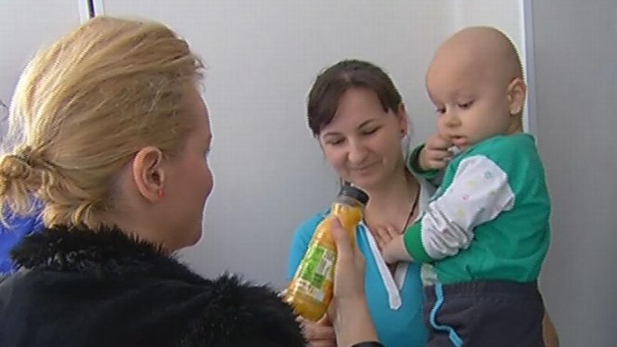 antena 3 mereu aproape de copiii sarmani micutii au primit in saptamana mare pachete cu bunatati