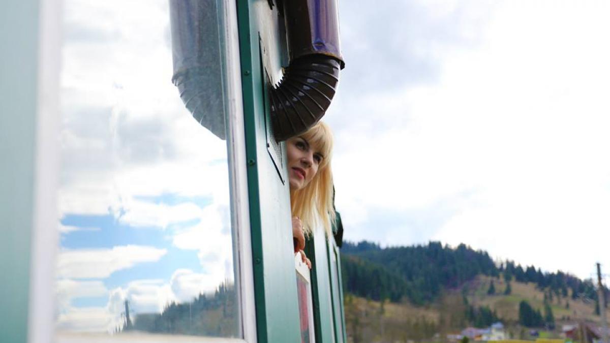 dupa ce a stat in genunchi la cratita udrea s a dat cu mocanita ce recomandare le a facut