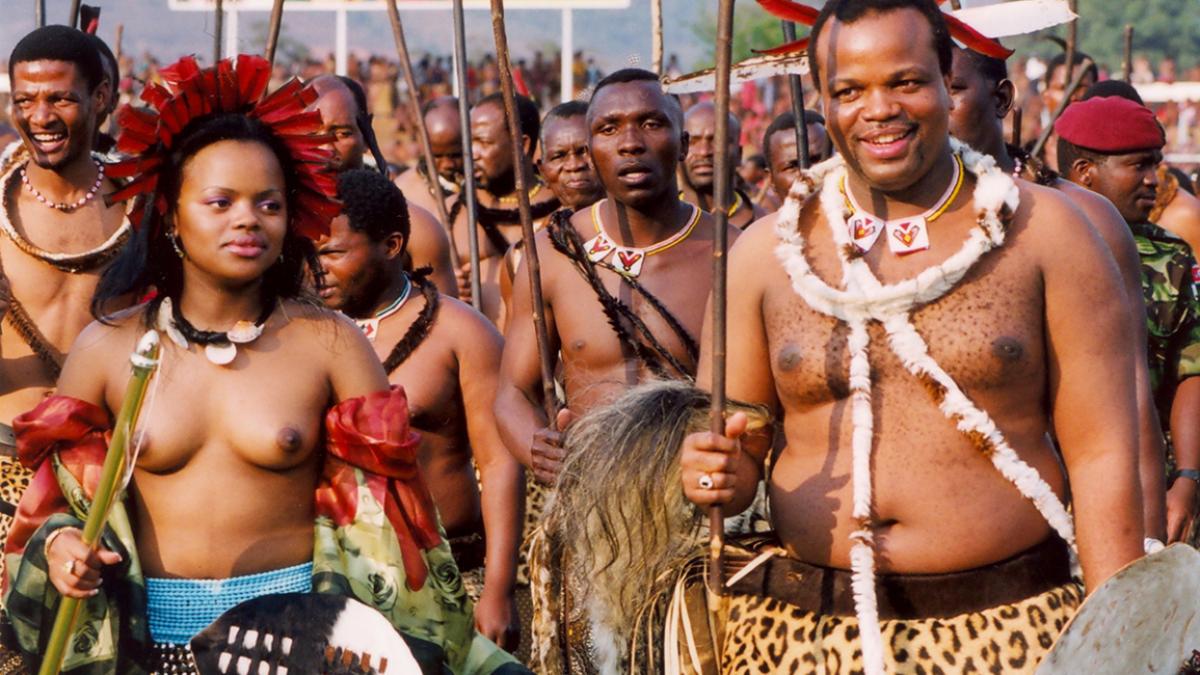 urzeala tronurilor este cat se poate de reala monarhie absolutista intr un stat din aceasta lume