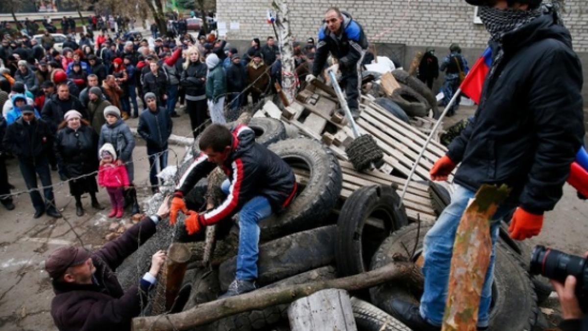 administratia americana exista conexiuni intre rusia si o parte dintre militantii inarmati din