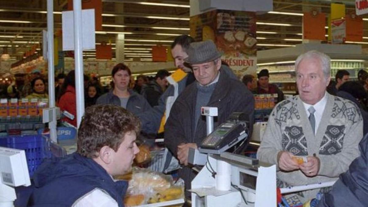 in romania cu un salariu mediu pe economie se poate trai doar jumatate de luna