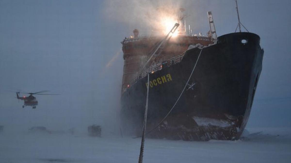 rusia sparge gheata in regiunea arctica putin vrea sa construiasca aici baze militare navale
