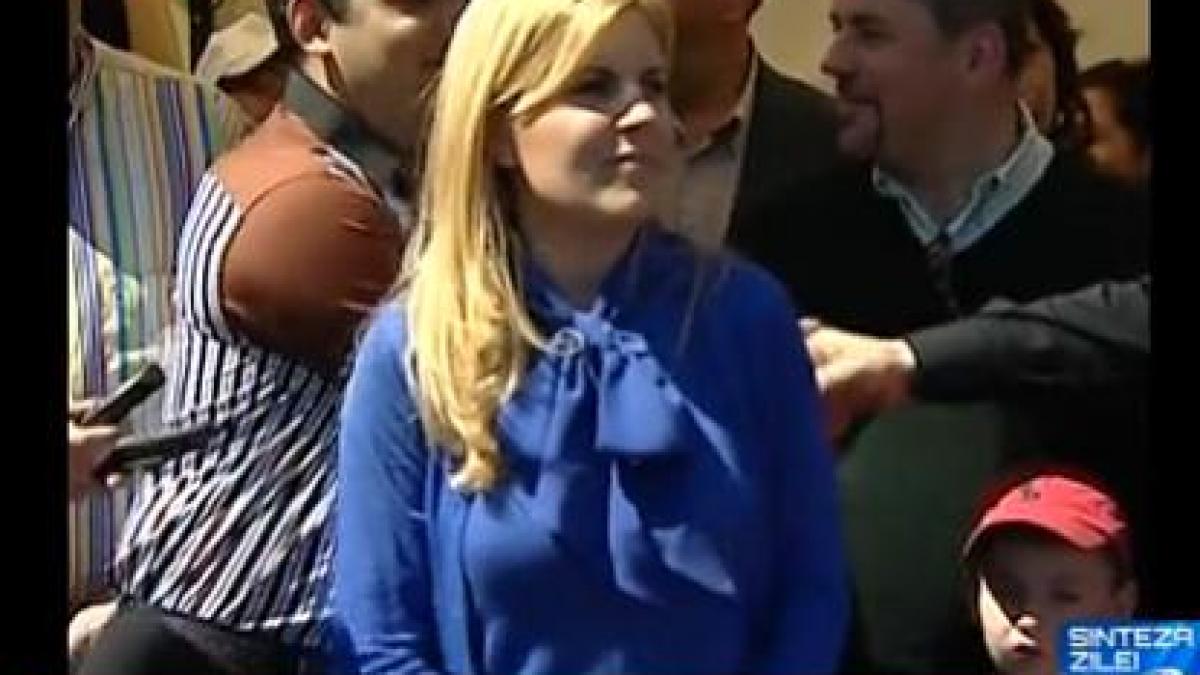 sinteza zilei cum s a obisnuit udrea cu huiduielile