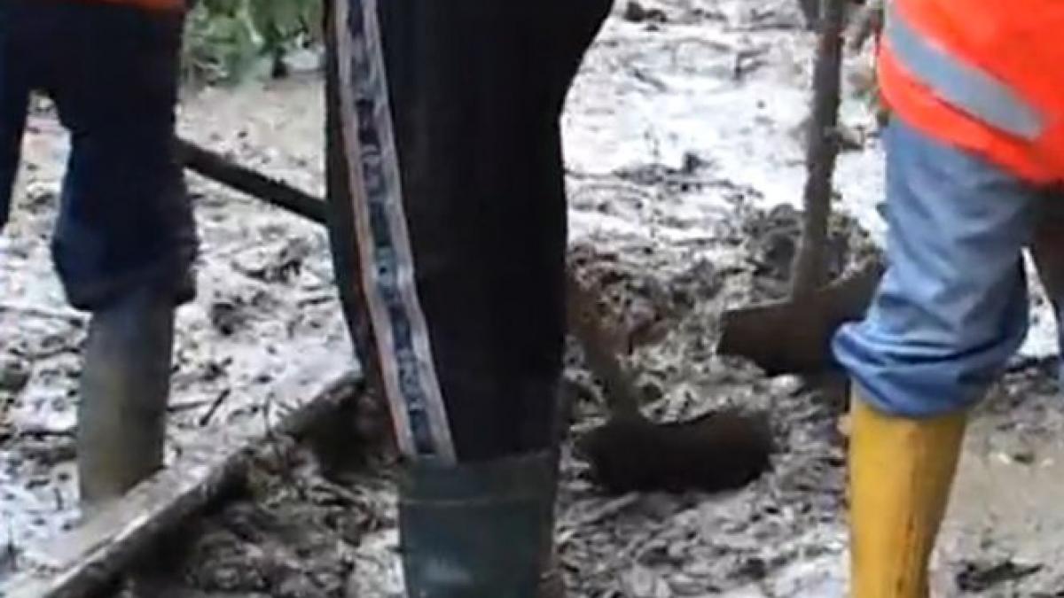 circulatia trenurilor pe ruta sibiu ramnicu valcea a fost afectata de alunecarile de teren