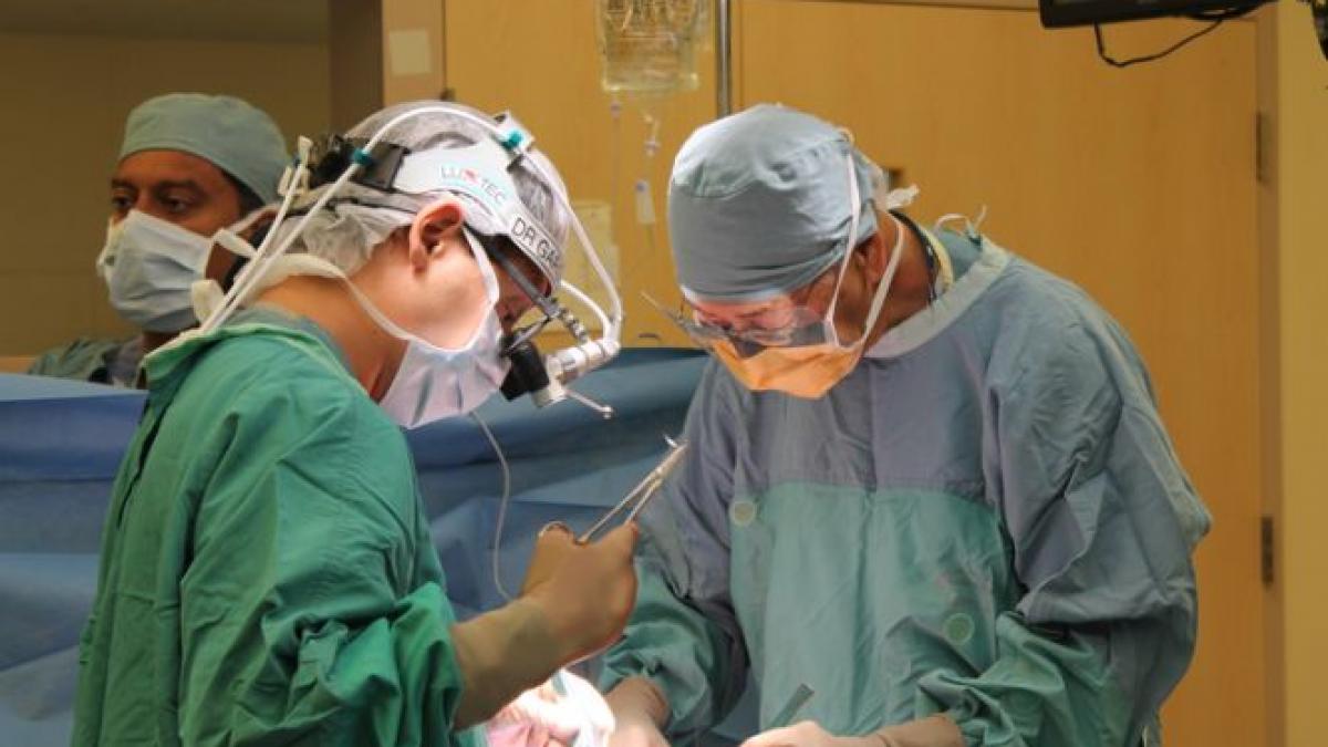 descinderi la 23 de adrese si la spitalul de arsi sunt vizati medici care ar fi facut ilegal