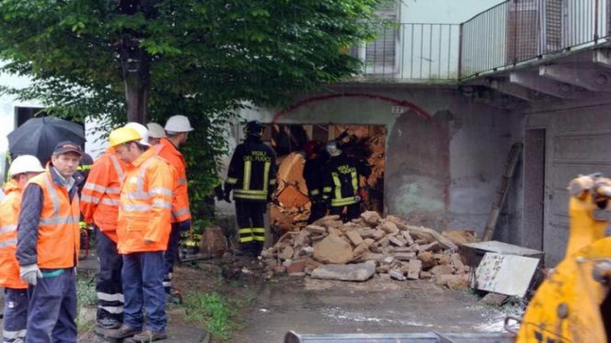 italia o femeie este data disparuta dupa ce casa in care locuia s a prabusit peste ea