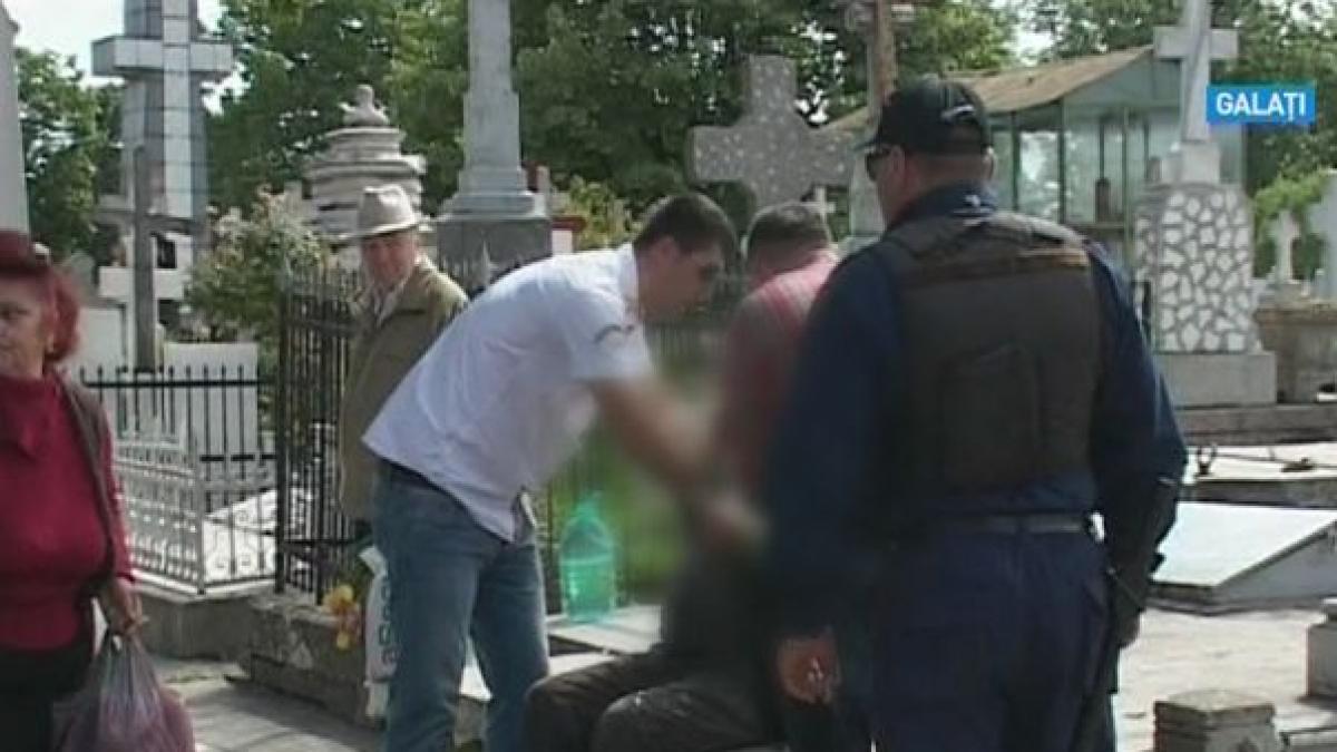 pomana cu gratare si mult vin in cimitire de pastele blajinilor