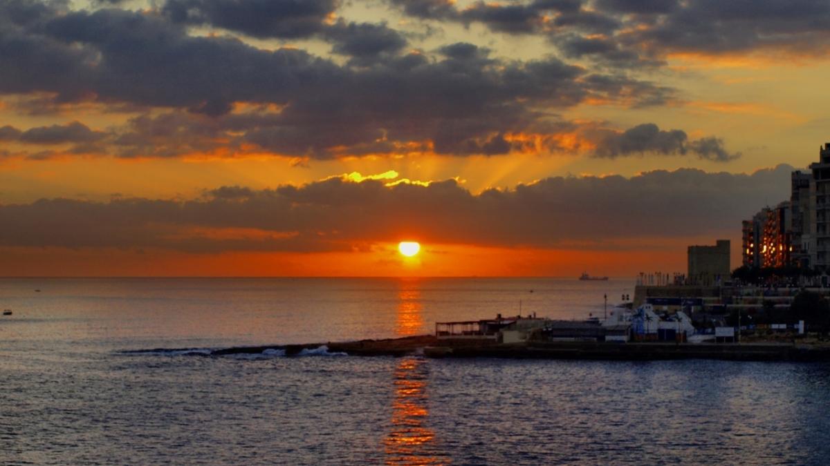 de ce prefera turistii germani si englezi golful il mellieha din malta