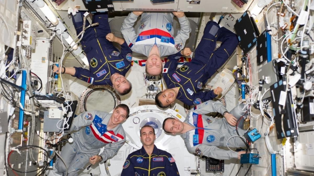 dmitri rogozin sua expun astronautii americani de pe iss prin sanctionarea moscovei