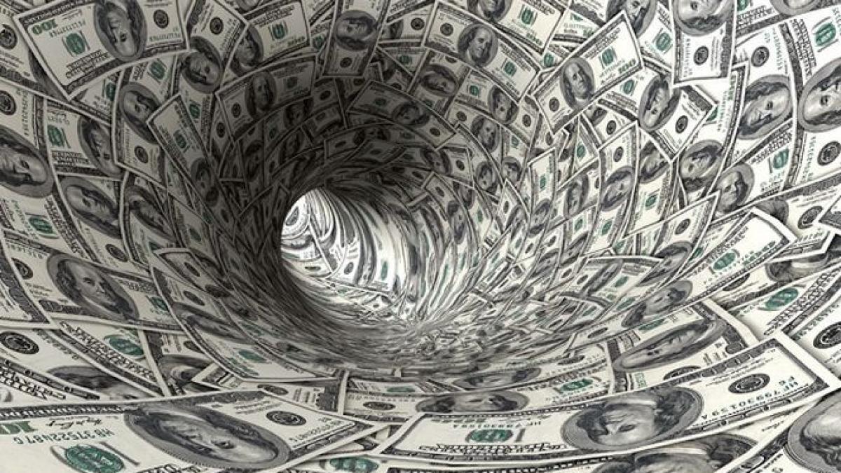 statul risipeste milioane de euro desi institutiile se plang ca e criza economica