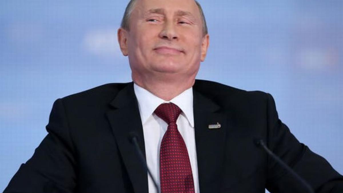 vladimir putin prima vizita in crimeea dupa alipirea penisulei la rusia