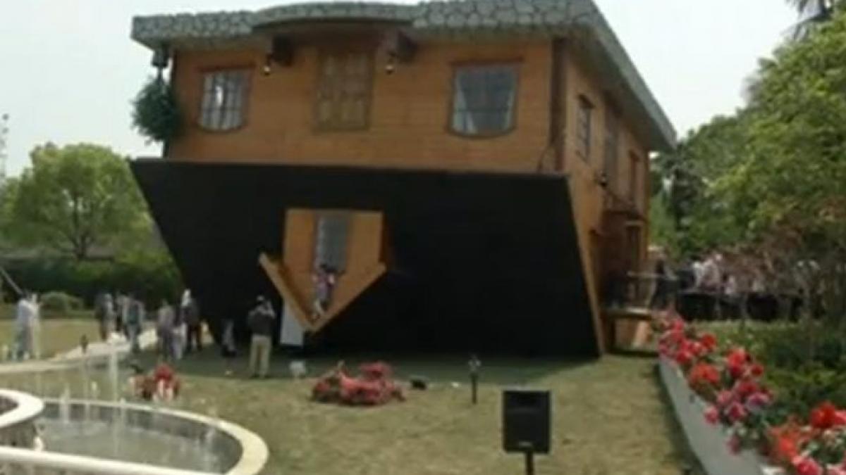 casa rasturnata din shanghai turistii stau la coada ore intregi ca sa o viziteze