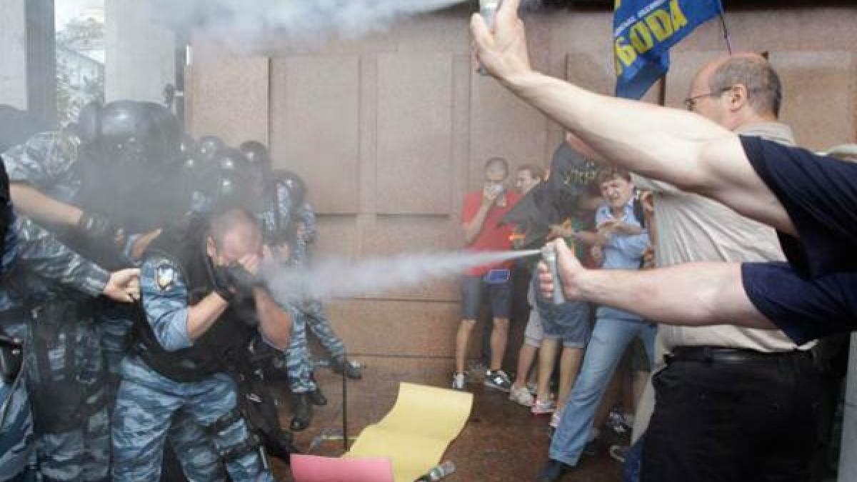 cel putin trei morti in violentele din orasul ucrainean odesa