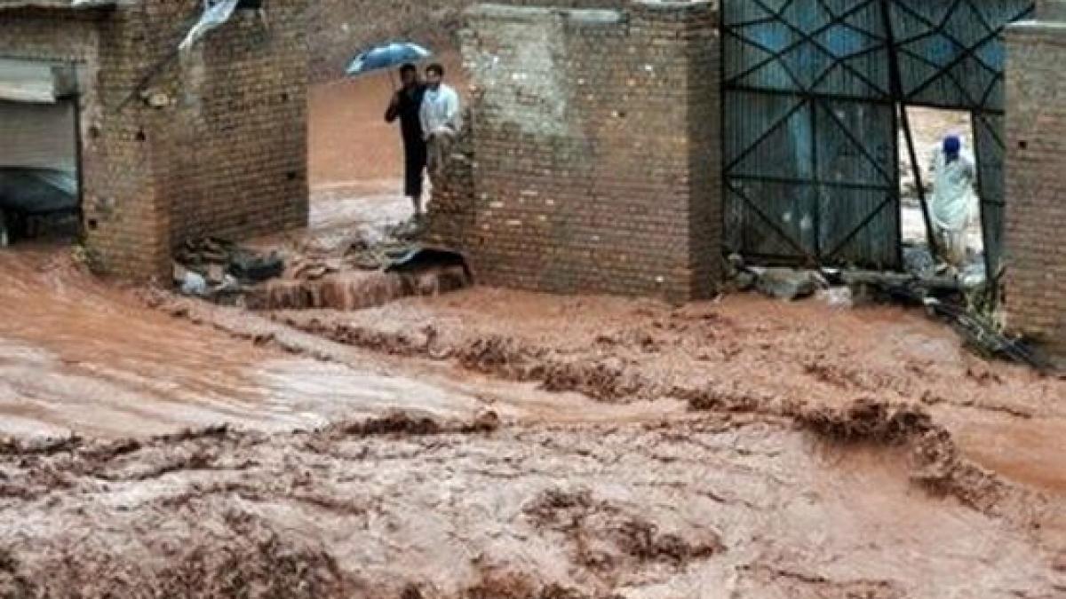 tragedie in afganistan cel putin 350 de morti in urma unei alunecari de teren