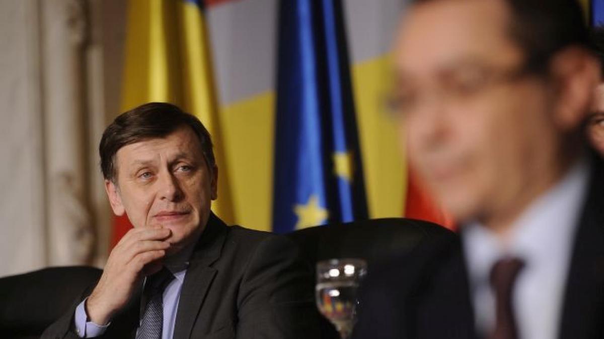 liberalii au amanat cu doua saptamani motiunea de cenzura