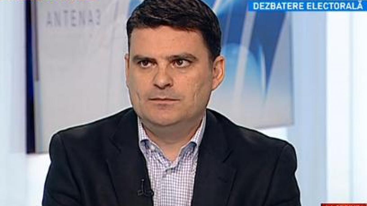 radu tudor ma tem ca traian basescu ar putea sa sufere de paranoia