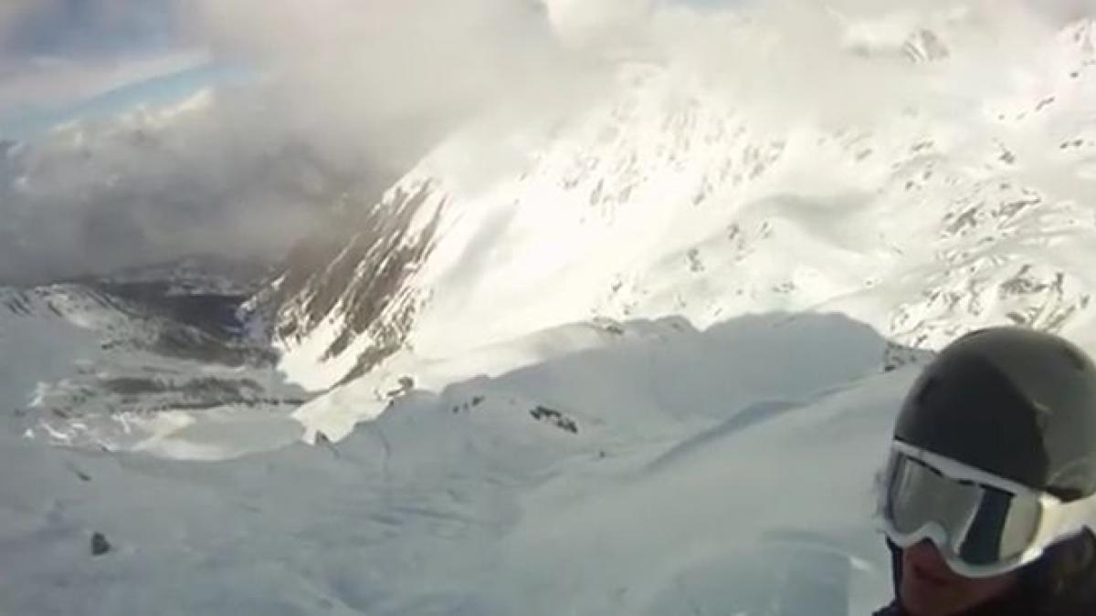 imagini tulburatoare un schior a fost ingropat de viu in avalansa