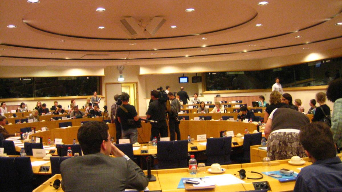 ministrii de externe din ue se reunesc pentru a discuta situatia din ucraina