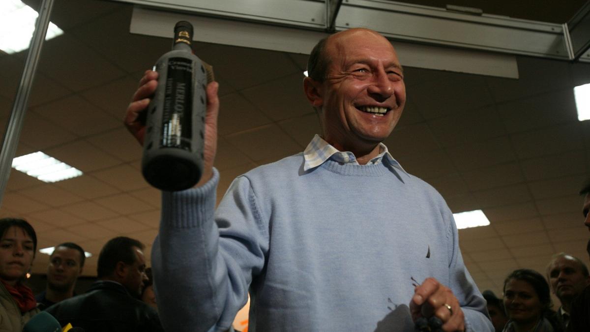 replica pe care rogozin i a dat o lui basescu ma intreb cate pahare a baut el