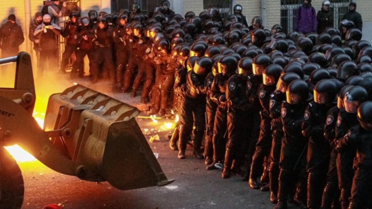 viktor ianukovici indeamna kievul sa retraga mercenarii din estul ucrainei