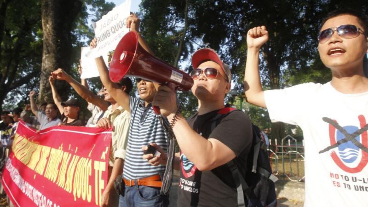 protestatarii anti chinezi au incendiat 10 fabrici din vietnam
