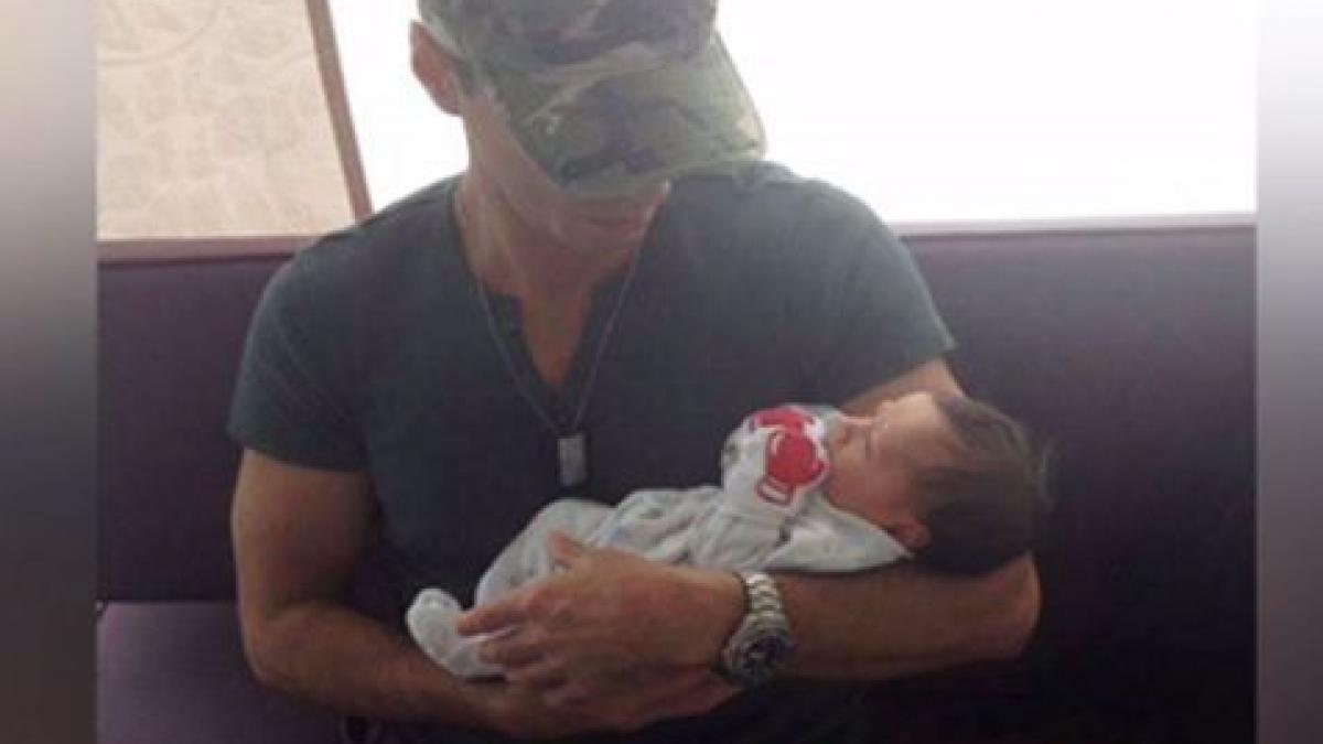 mircea badea povesteste amuzat nu am vrut sa iau copilul in brate mi e frica de el