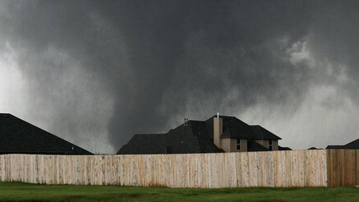 o tornada a lovit cu putere o localitate din neamt zeci de case au fost distruse