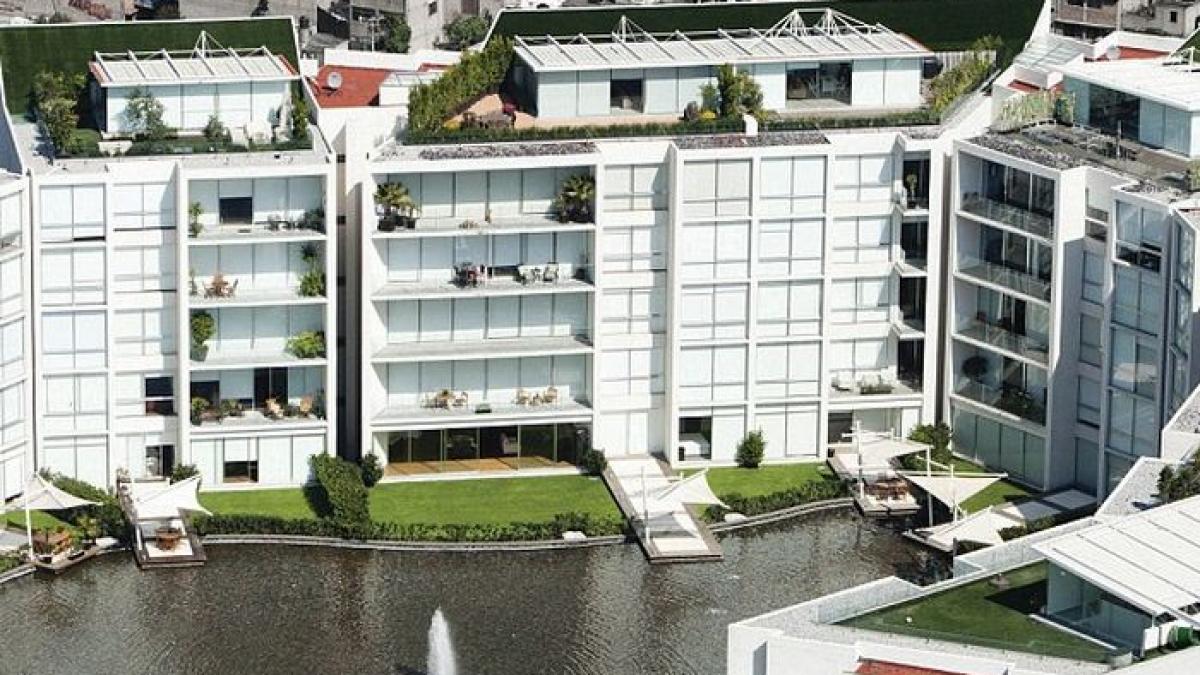 nu mai exista clasa de mijloc diferenta uriasa dintre saracie si bogatie prezentata in cateva