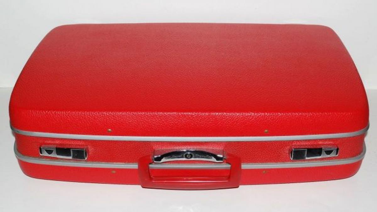 si a inchis fiica prea galagioasa intr o geanta de voiaj