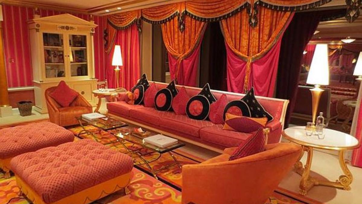 asa arata camera de hotel pentru care un roman ar trebui sa munceasca sase ani ca sa stea o noapte