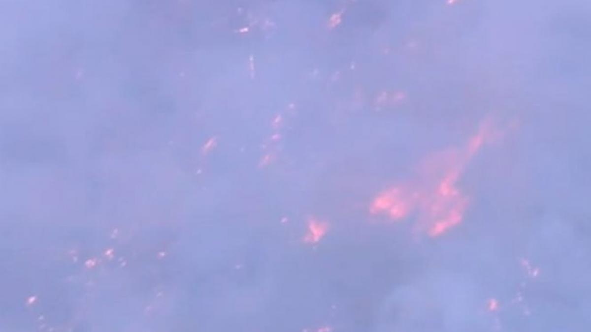 incendiu urias in arizona sute de pompieri se lupta cu flacarile