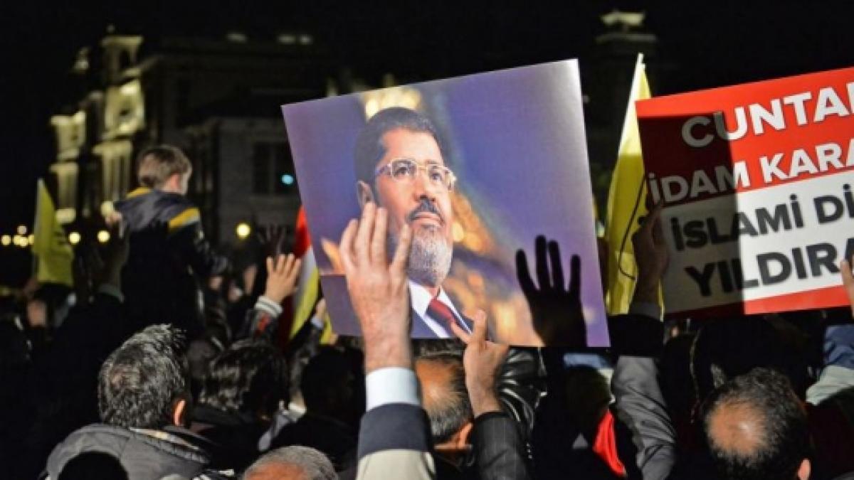 peste 50 de simpatizanti ai lui mohamed morsi au fost condamnati la inchisoare pe viata