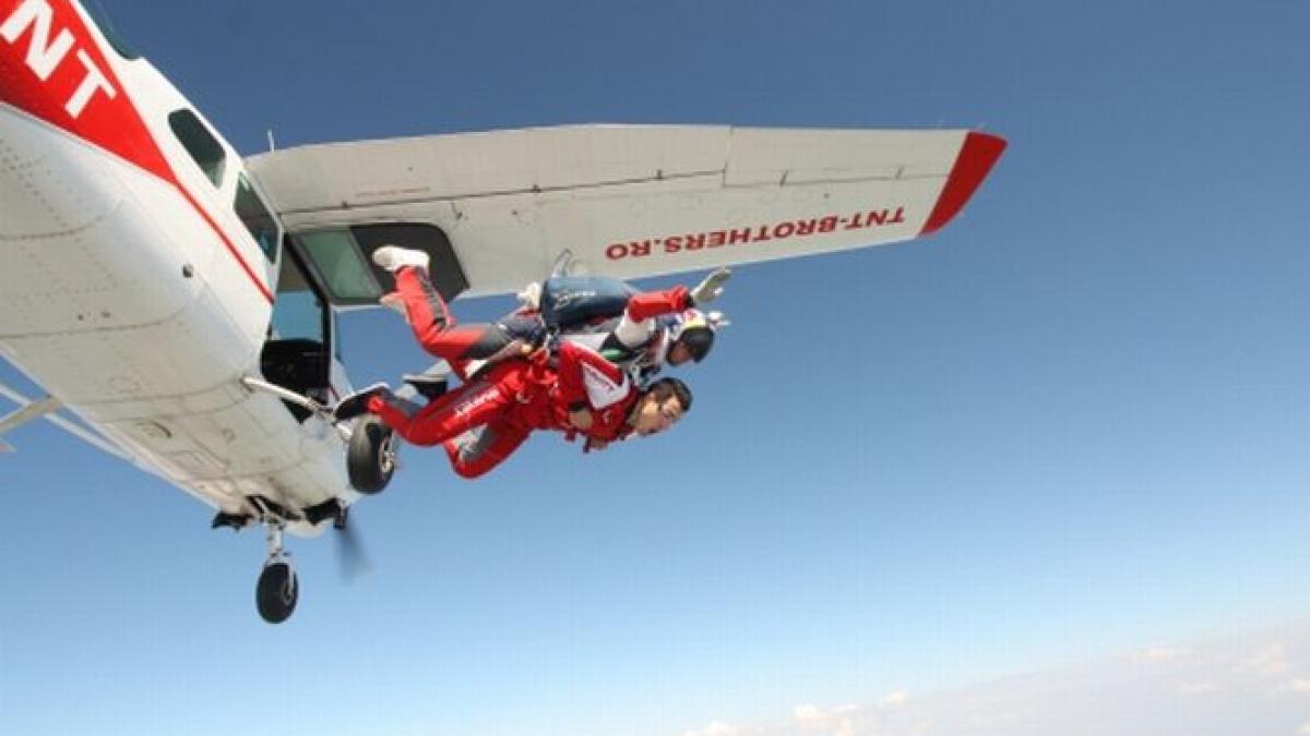 festivalul de parasutism de la clinceni la cea de a sasea editie