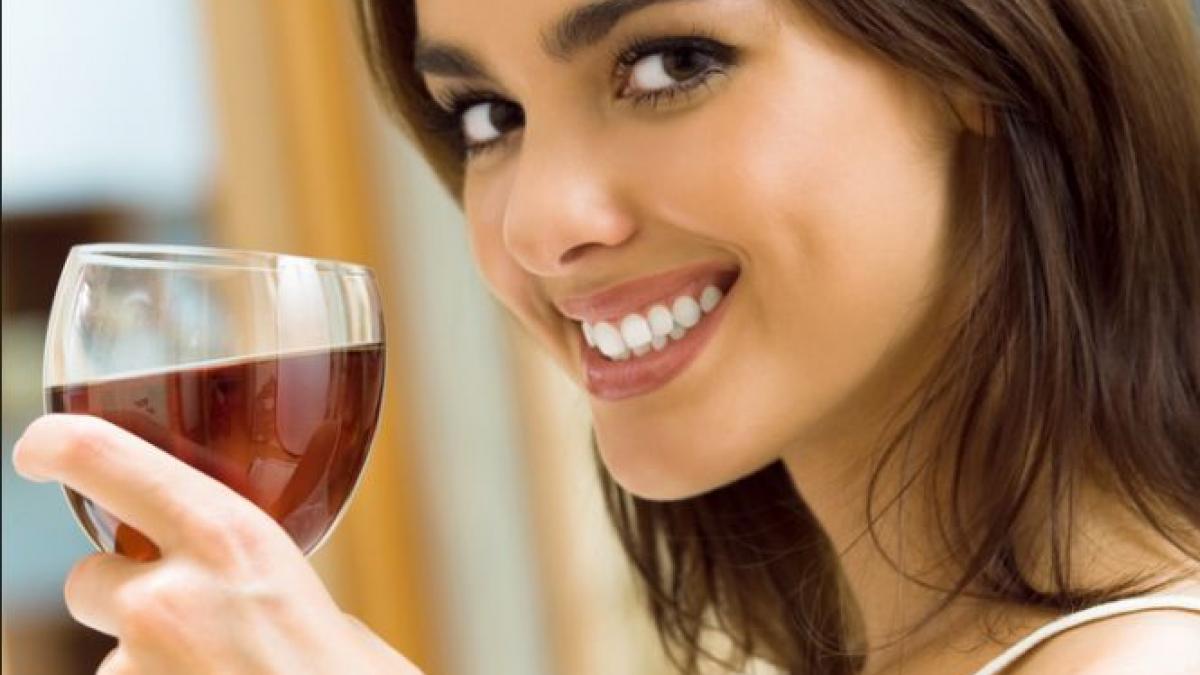 studiu vinul rosu previne aparitia cariilor