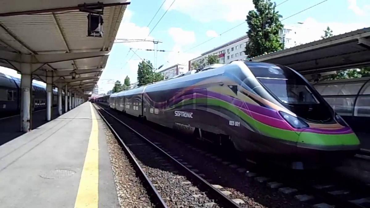 premierul victor ponta huiduit in gara de nord