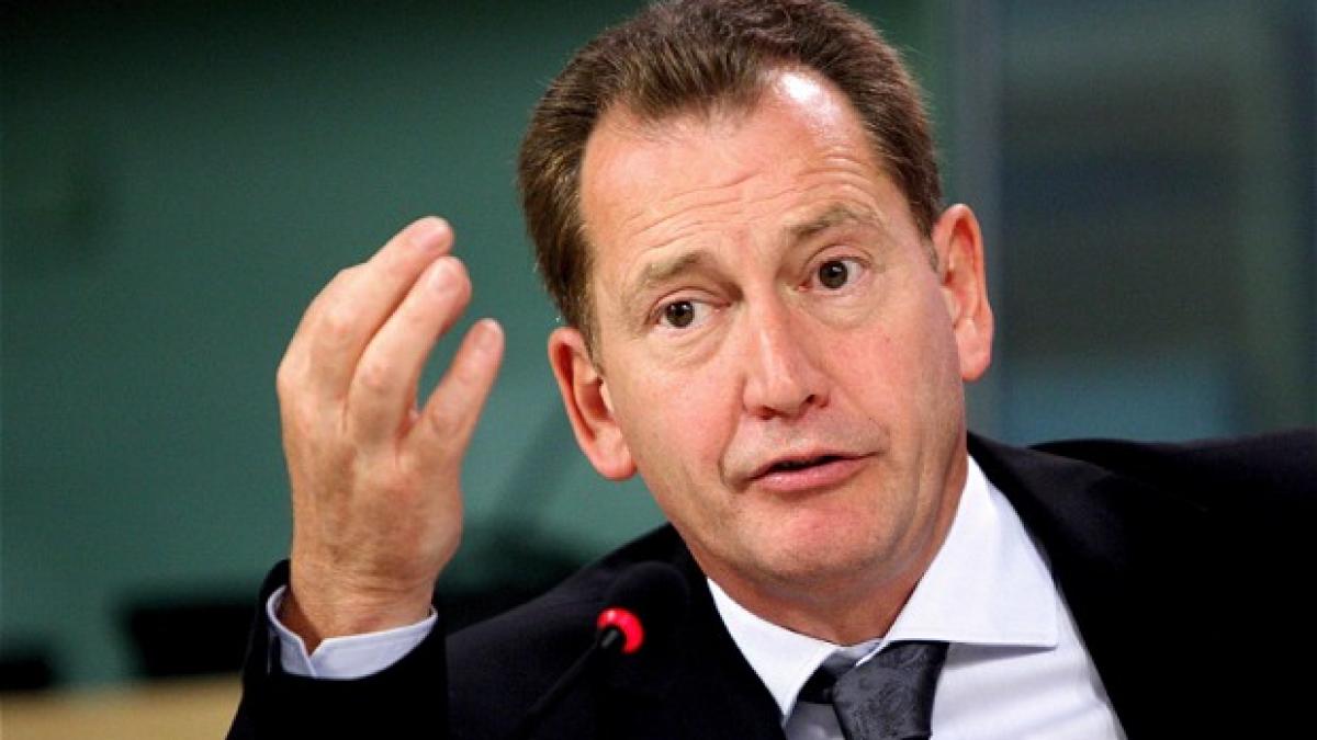 graham watson la sinteza zilei antonescu fie si a pierdut mintile fie a fost mituit pentru a se