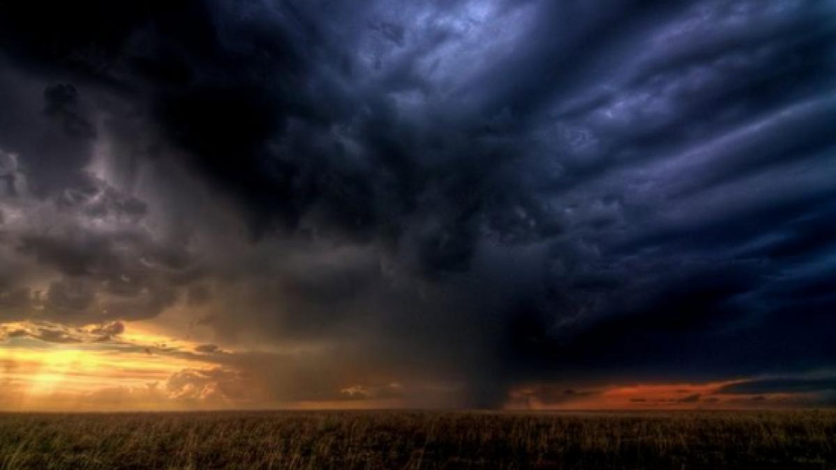 vremea rea se dezlantuie peste romania temperaturile scad si cu 12 grade anunta meteorologii