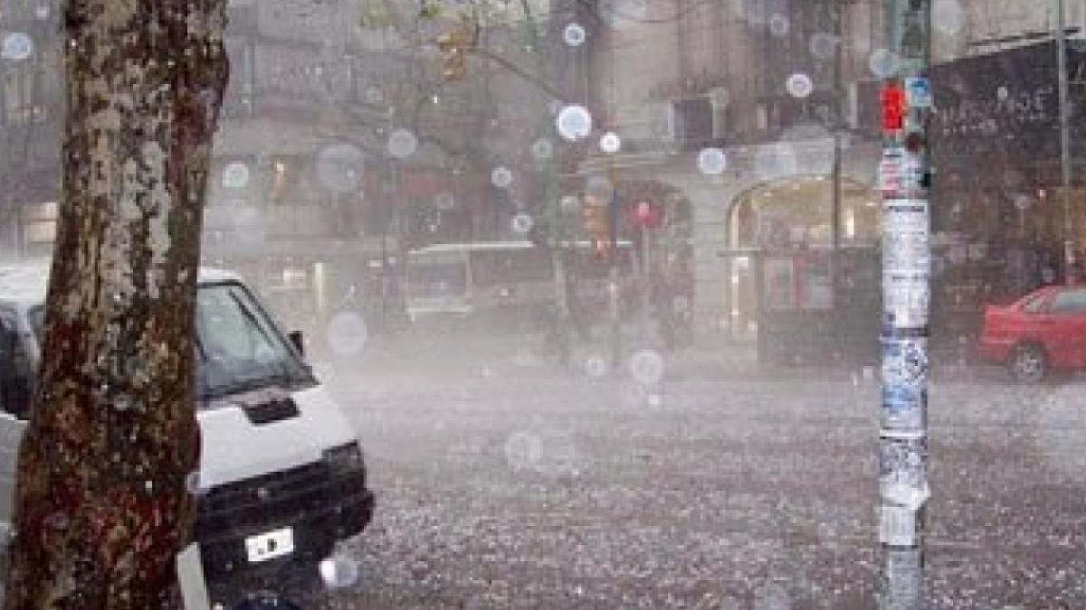 romania sub semnul furtunilor si vijeliilor o ploaie torentiala de 30 de minute a distrus totul in