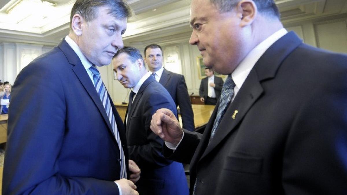 de cand au inceput de fapt discutiile dintre blaga si antonescu fuziunea nu a fost facuta acum ci