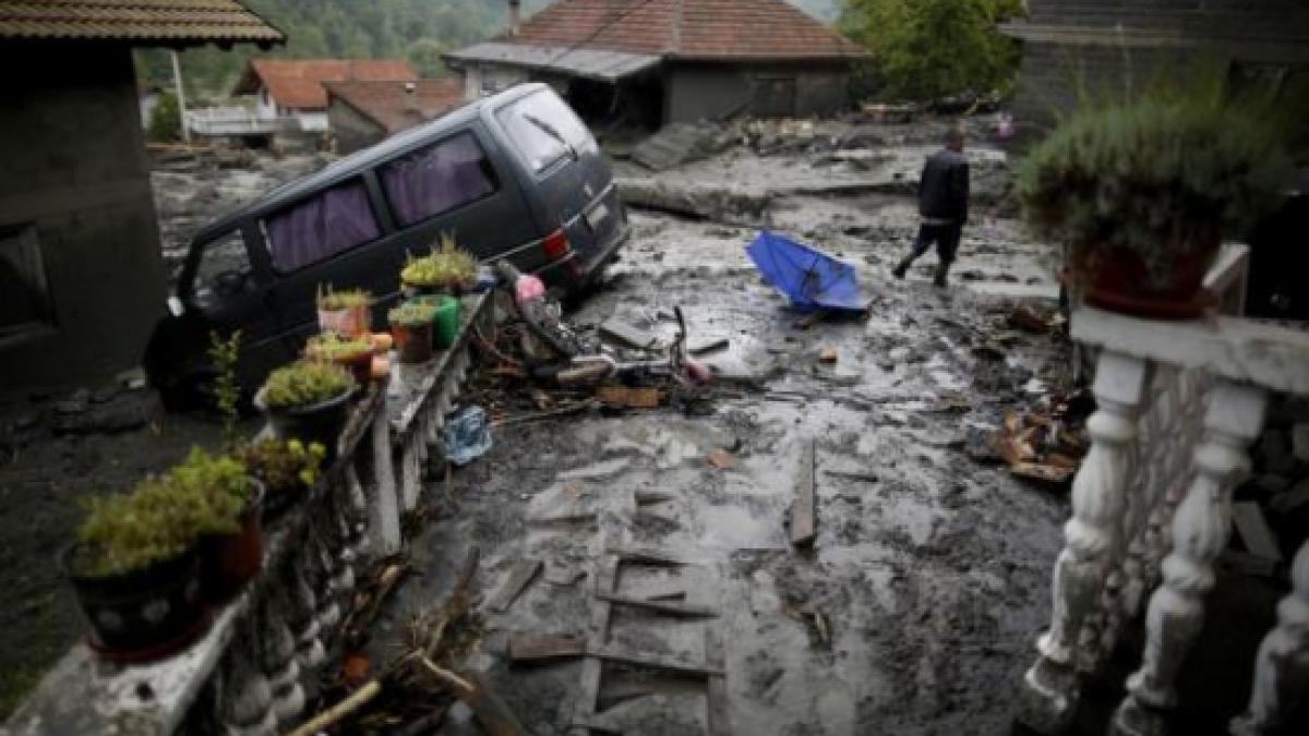 dezastrul lasat de inundatii in cel mai important complex minier din serbia