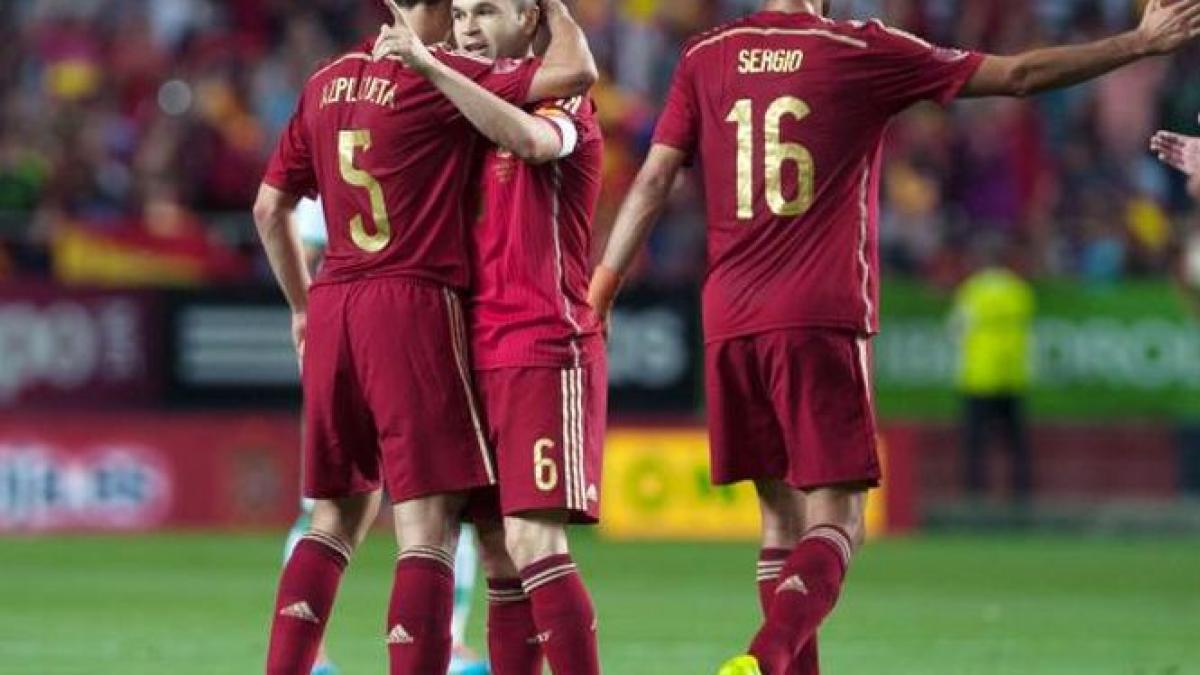 fernando llorente jesus navas si alvaro negredo lasati in afara lotului spaniei pentru cupa mondiala