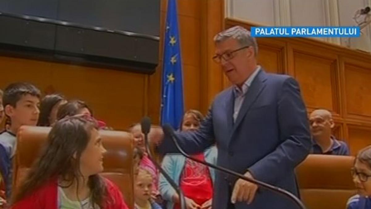 sute de copii au testat bancile demnitarilor si au venit cu primele sugestii pentru parlamentari in